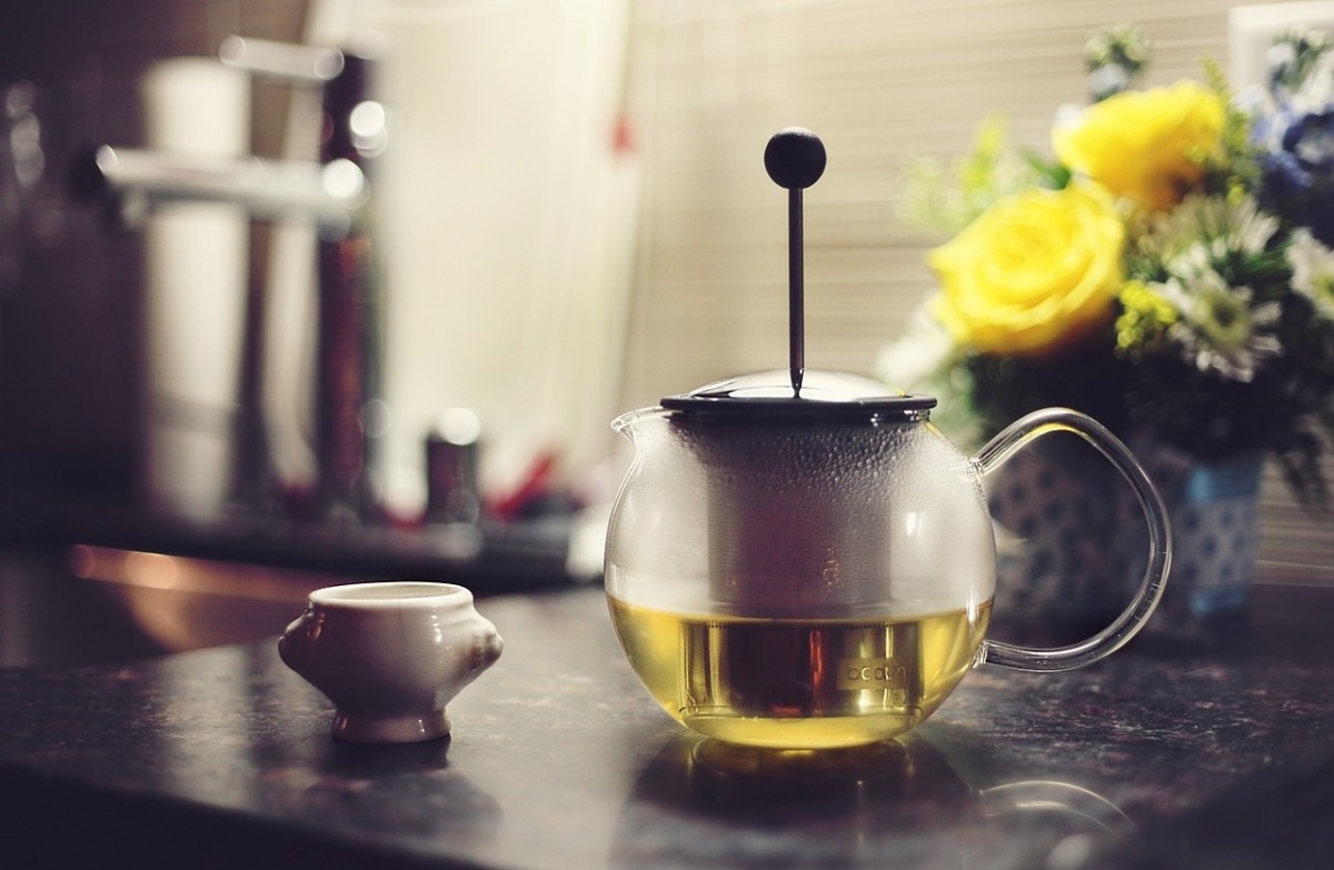 Настой зеленого чая имеет выраженные антимикробные свойства