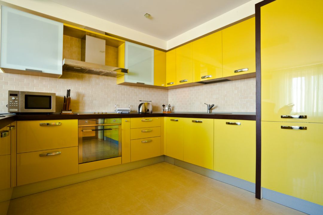 желтый на кухне