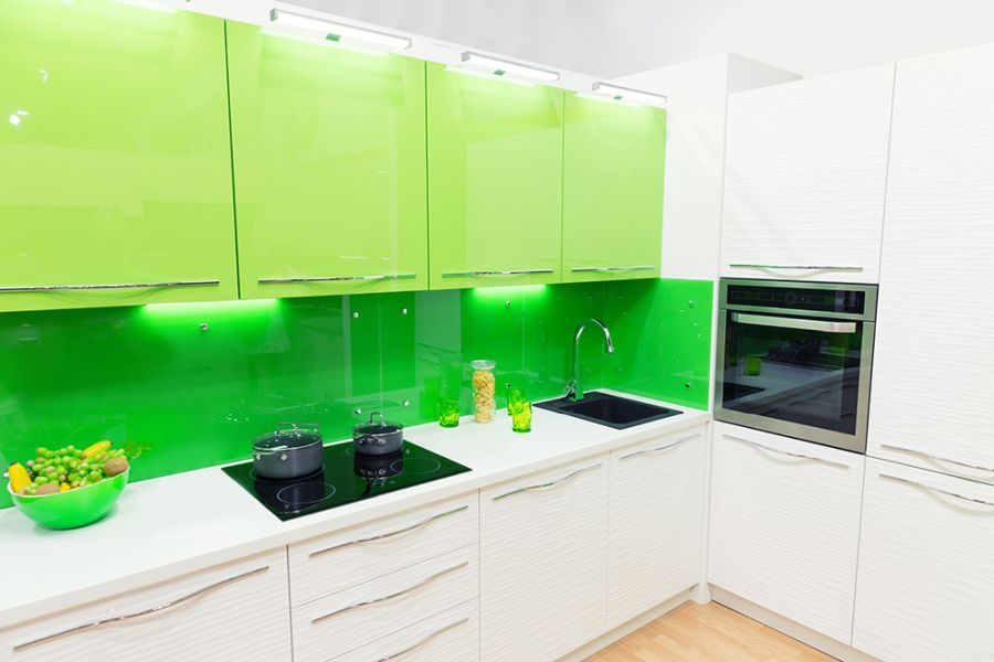 зеленый на кухне