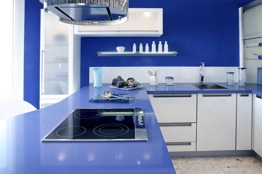 синий в кухне