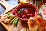 Мистецтво у тарілці: рецепти українського борщу до родинного столу 