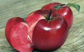 Барви життя: сорти яблунь з кольоровою м'якоттю 