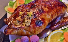 Гусаки, качки та свинячі стейки: найсмачніші страви з м'яса і птиці до Нового Року 