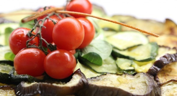 Овочеві хіти: рецепти смачних страв з помідорами та баклажанами