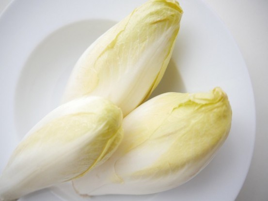  Білий та хрусткий: цикорний салат вітлуф для зимової вигонки 