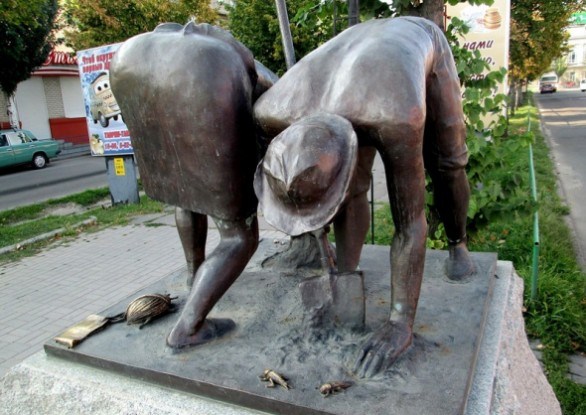 Памятник дачникам в Бердянске