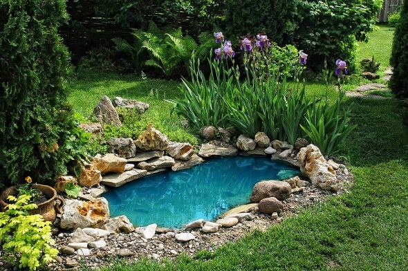 Якісний електронасос для садового фонтану – основа садової аквасистеми.