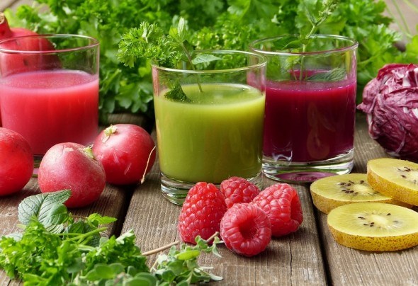 Вкусный детокс: очищаем организм с помощью фруктов и трав